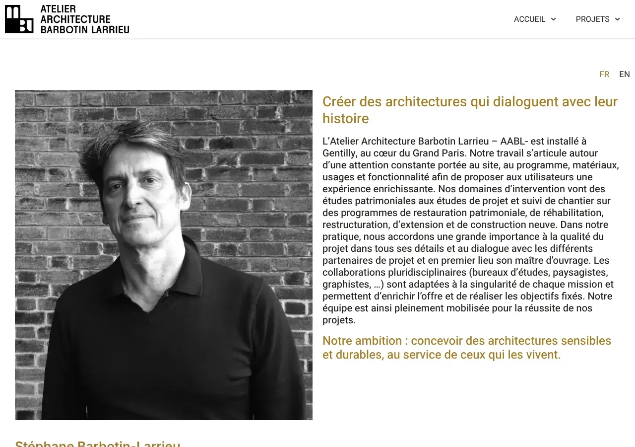 Page de présentation de l’atelier, avec le portrait de l’architecte.